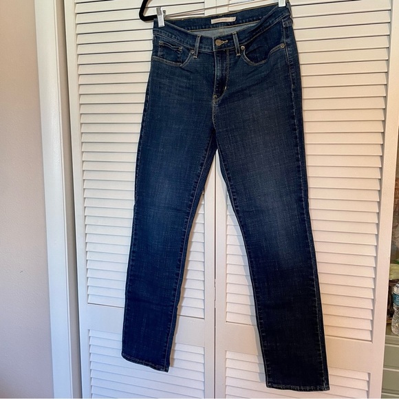 Levi Straight Leg Jeans - Picture 2 of 7